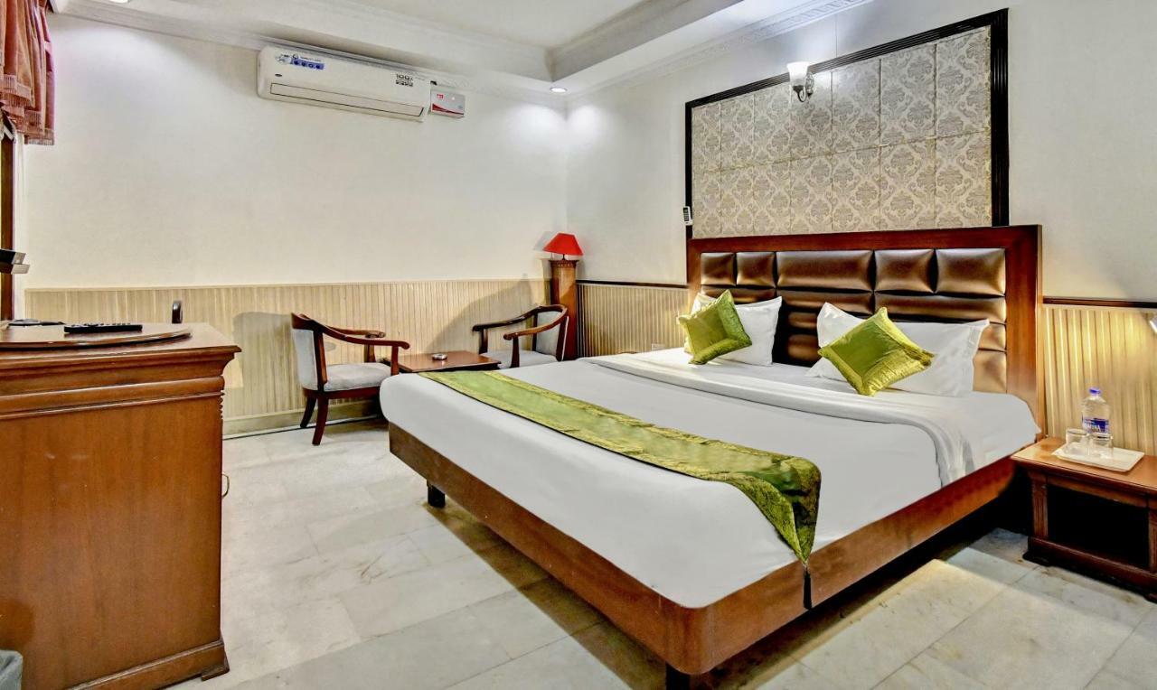 Treebo Trend Corporate Inn Chandigarh Exterior photo